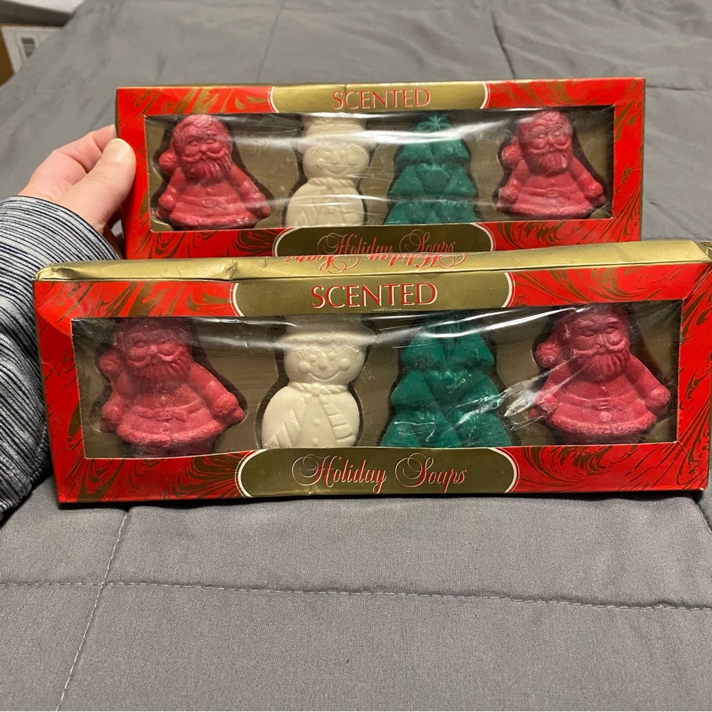 NIB VTG Holiday Soaps Lightly Scented by Rubin International Christmas Snow Tree